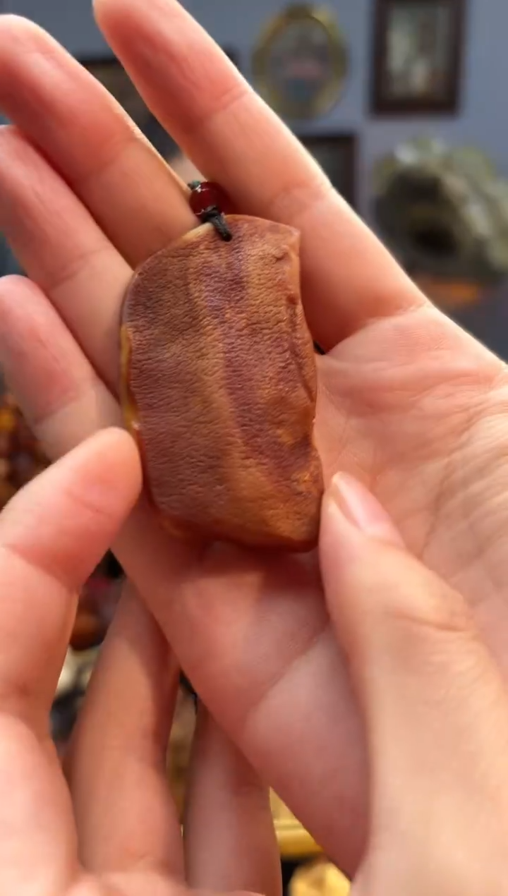 琥珀颈饰未镶嵌吊坠