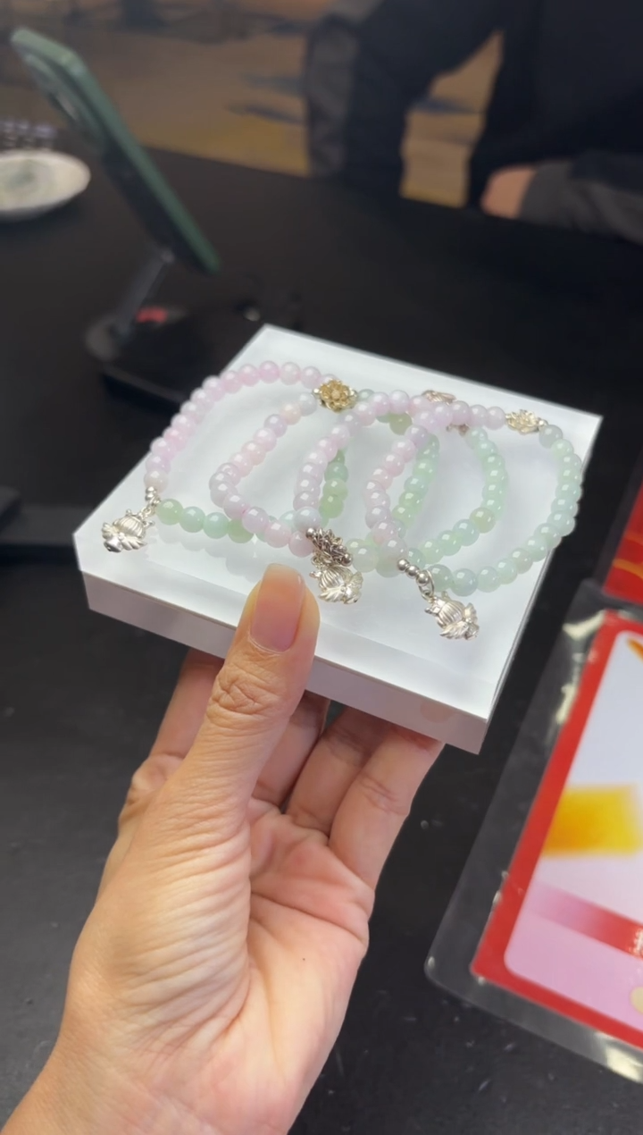 【闪购商品】翡翠挂件未镶嵌多样性发一件珠链