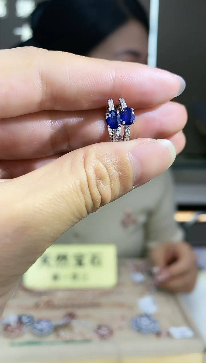【闪购商品】蓝宝石耳饰银S925镶嵌耳饰