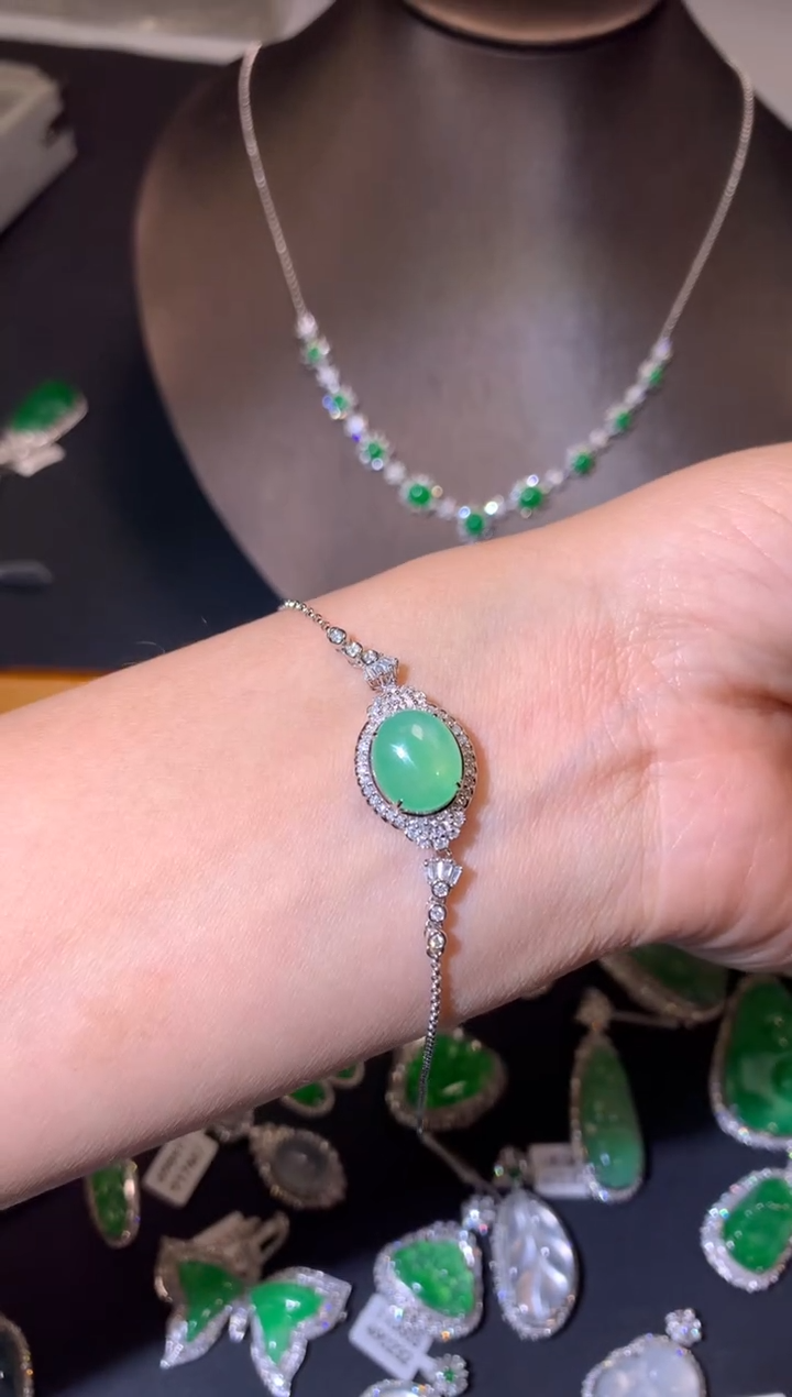 【闪购商品】翡翠吊坠(不含链)18K金镶嵌手链