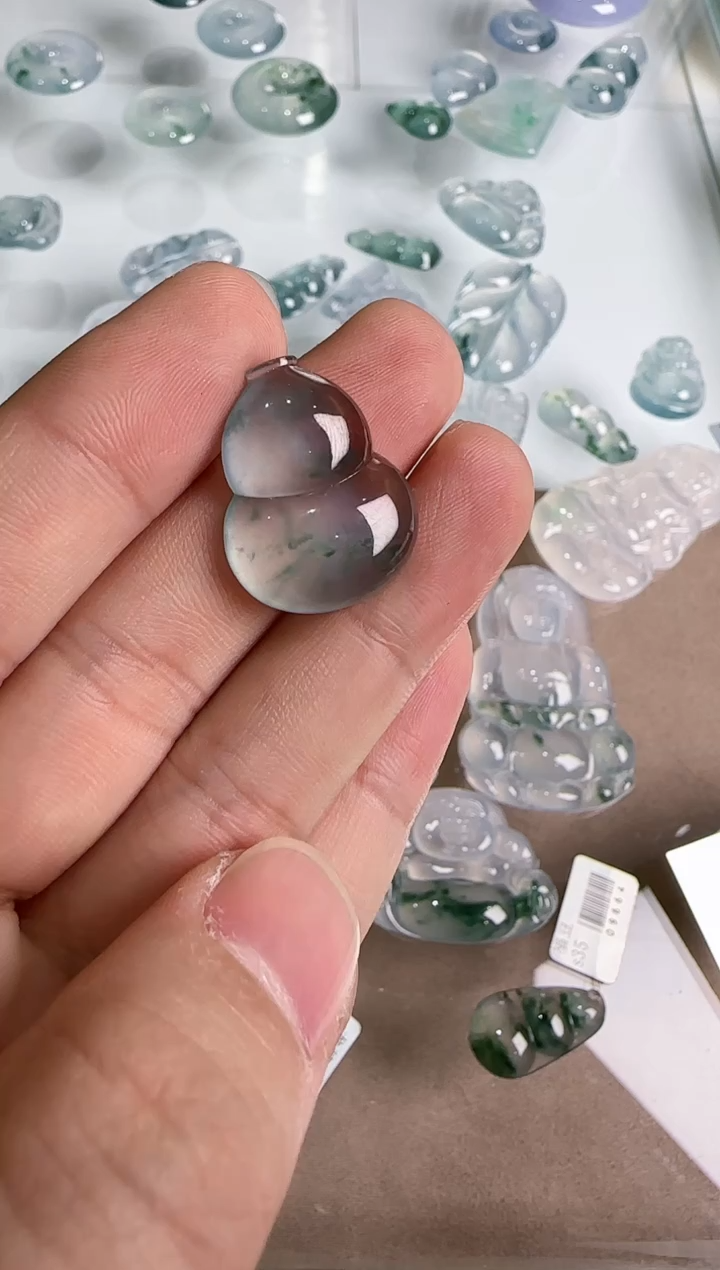 【闪购商品】翡翠吊坠(不含链)未镶嵌··