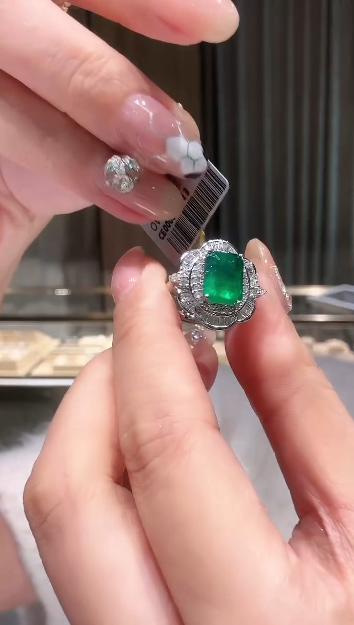 铂Pt950镶嵌戒指祖母绿CE0009 2.68ct