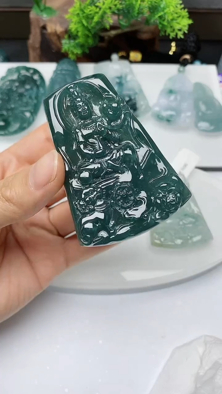 【闪购商品】翡翠颈饰未镶嵌