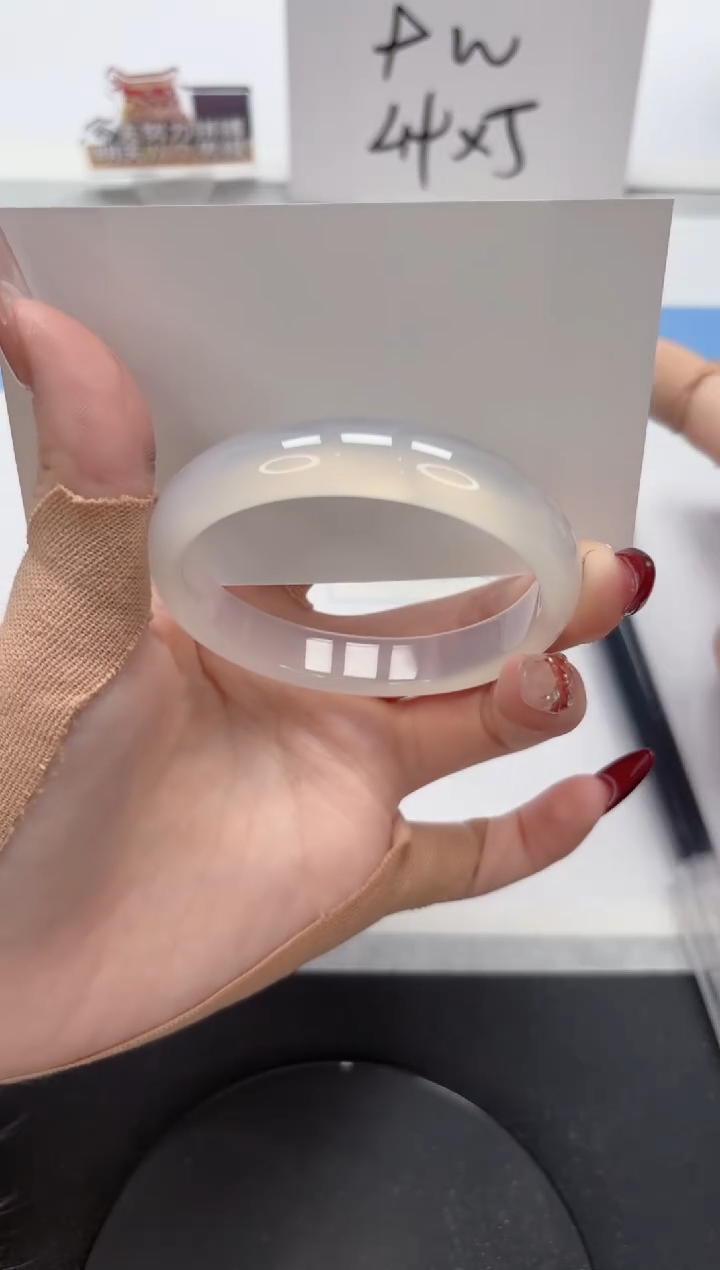 【闪购商品】石英质玉手镯未镶嵌A191-54.2