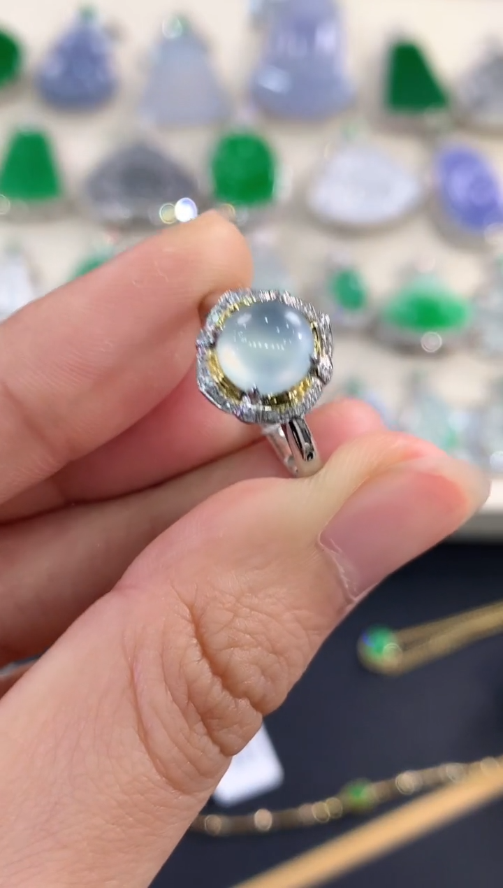 【闪购商品】翡翠戒指18K金镶嵌B65         