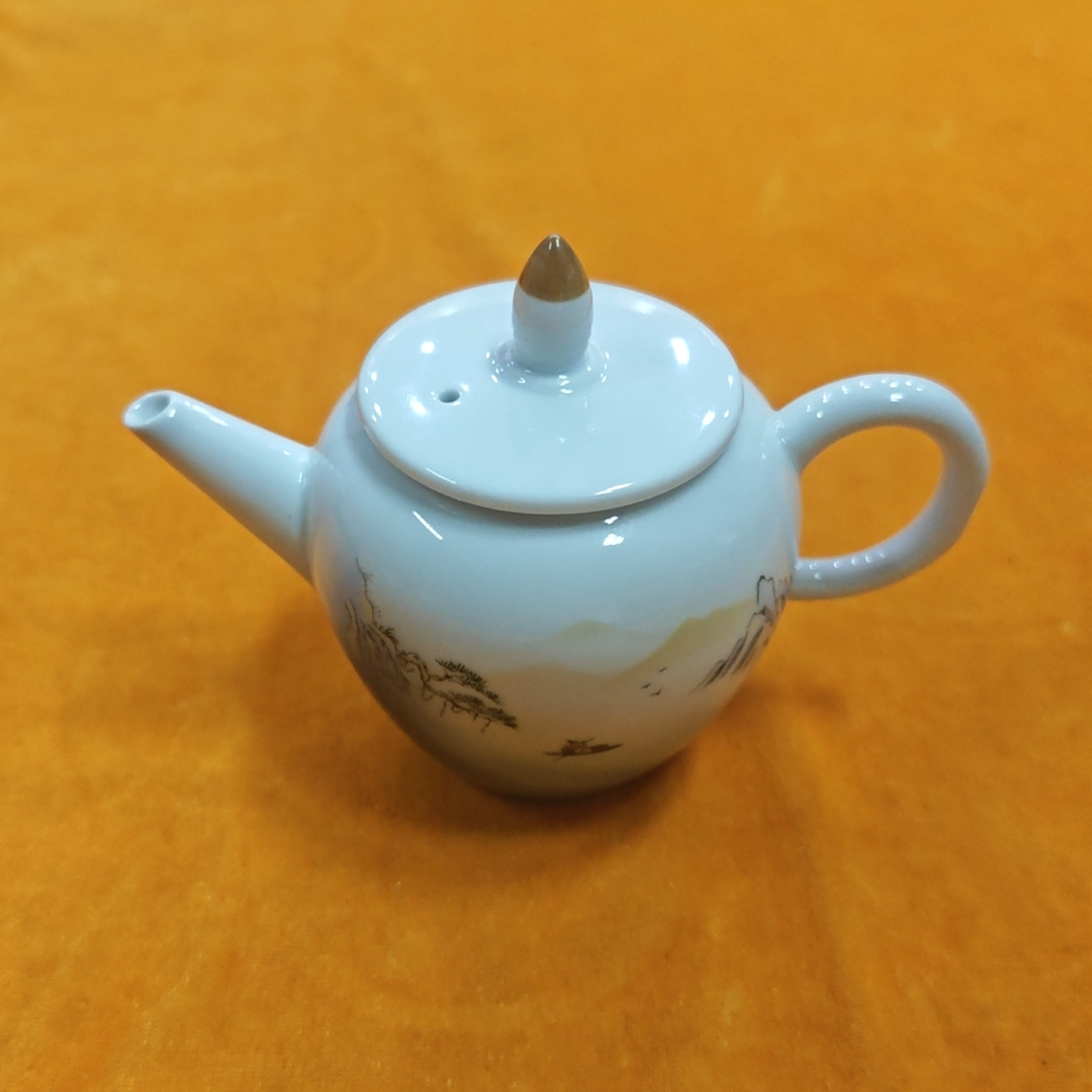 Q005景德镇陶瓷摆件壶
