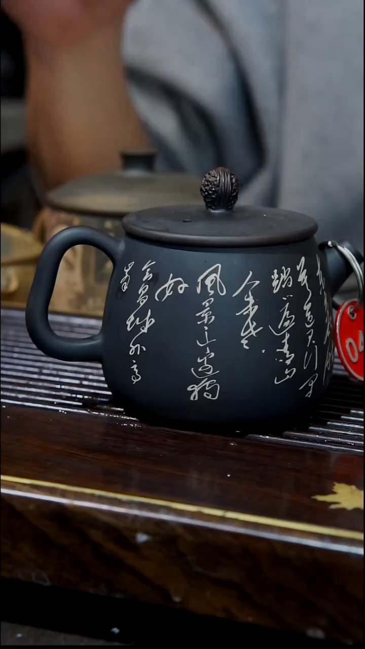 云南建水紫陶040  全手工彩填壶  200cc