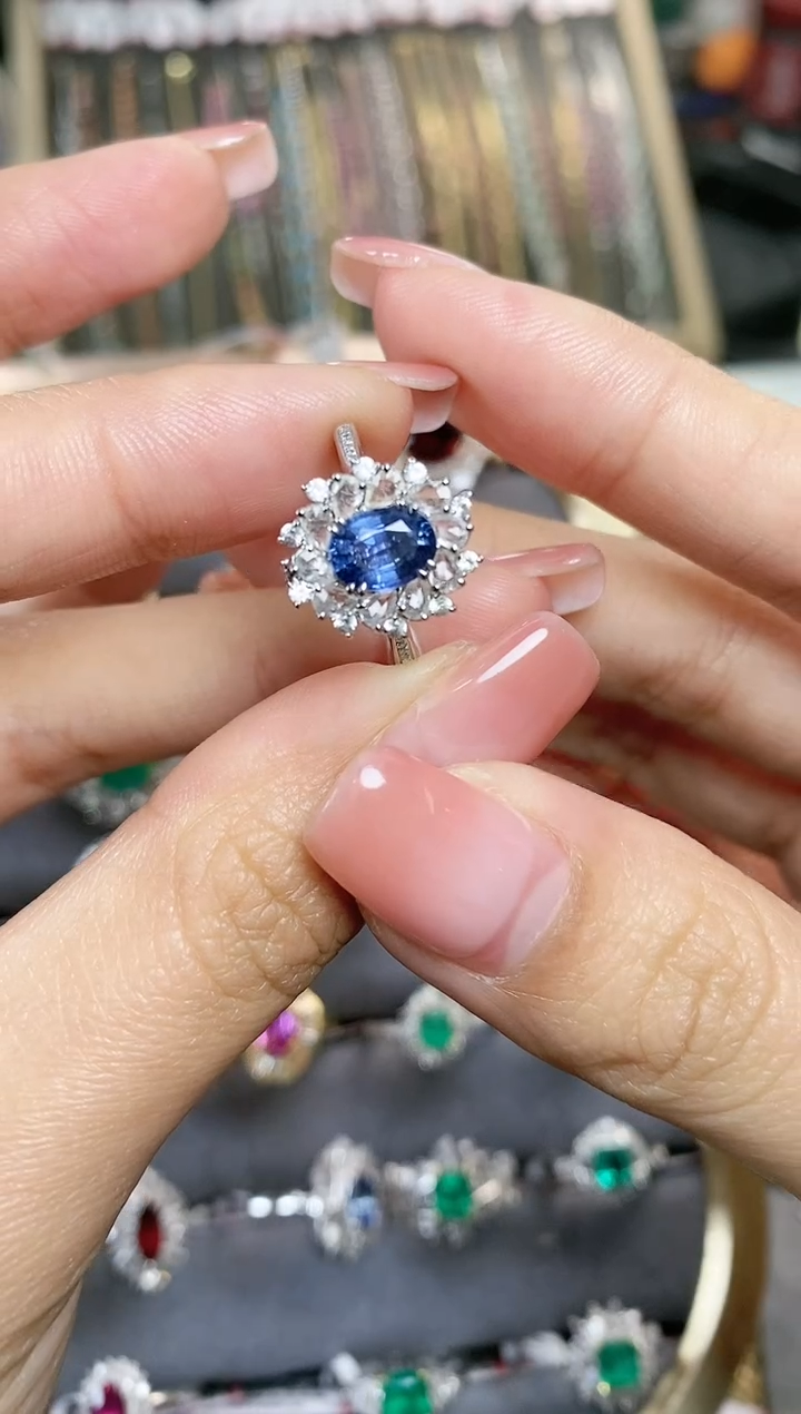 【闪购商品】蓝宝石戒指18K金镶嵌18K金镶嵌蓝宝石戒指