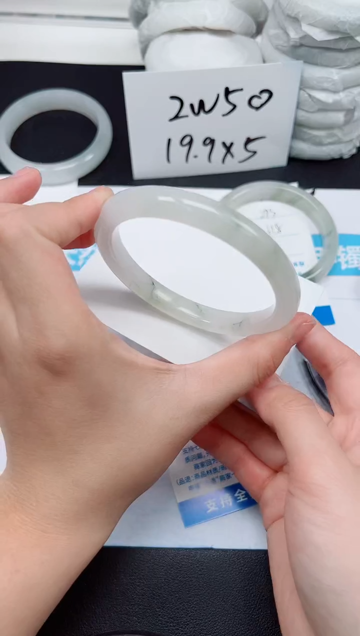 【闪购商品】石英质玉手镯未镶嵌G294-64.2