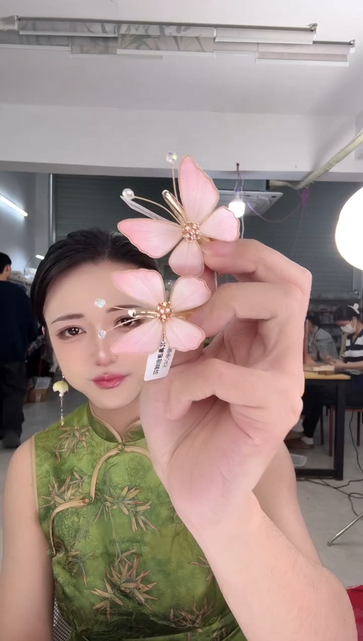 合金无【352 】 非遗绒花 夹子一对