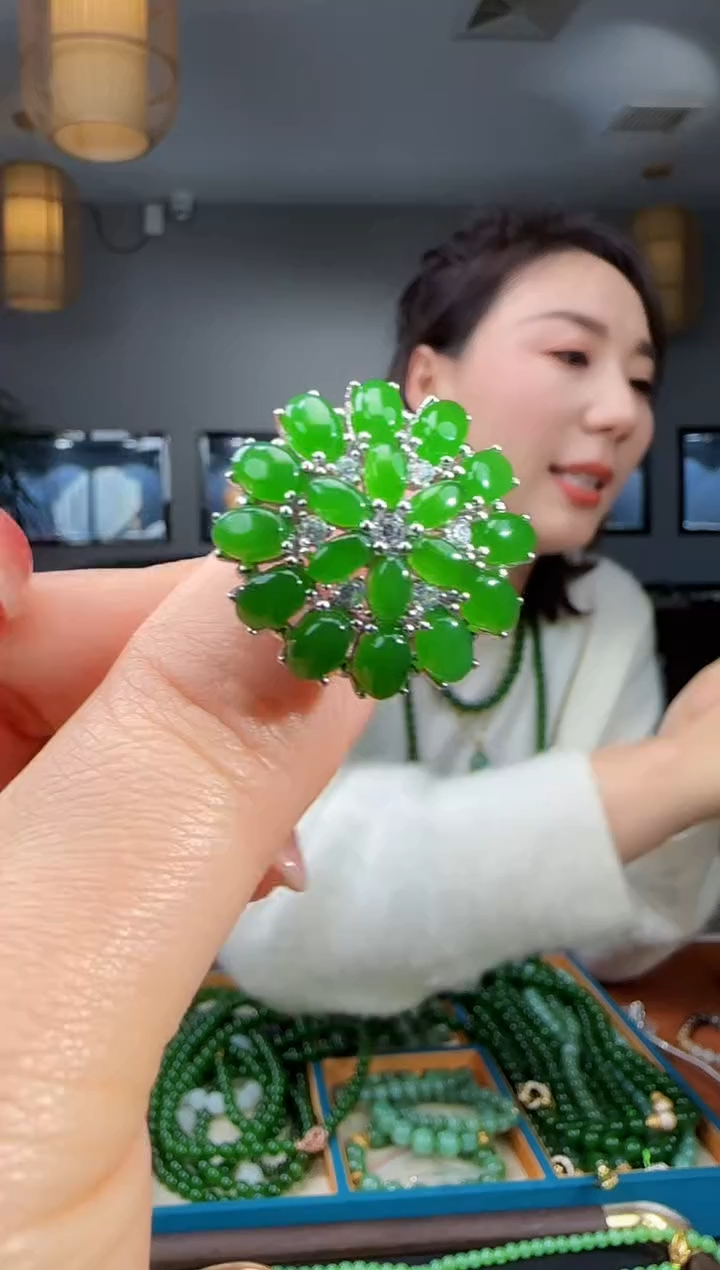 银S925镶嵌戒指和田玉1