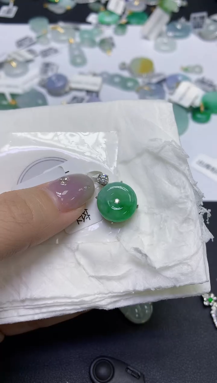 颈饰未镶嵌翡翠天然缅甸翡翠A货百元以上9元证书费自理