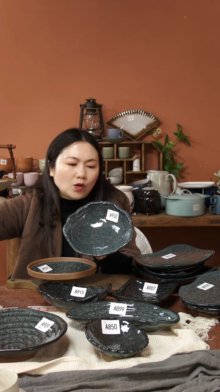 陶瓷A930 一只窑变黑粗陶异形碗20*5.5微瑕