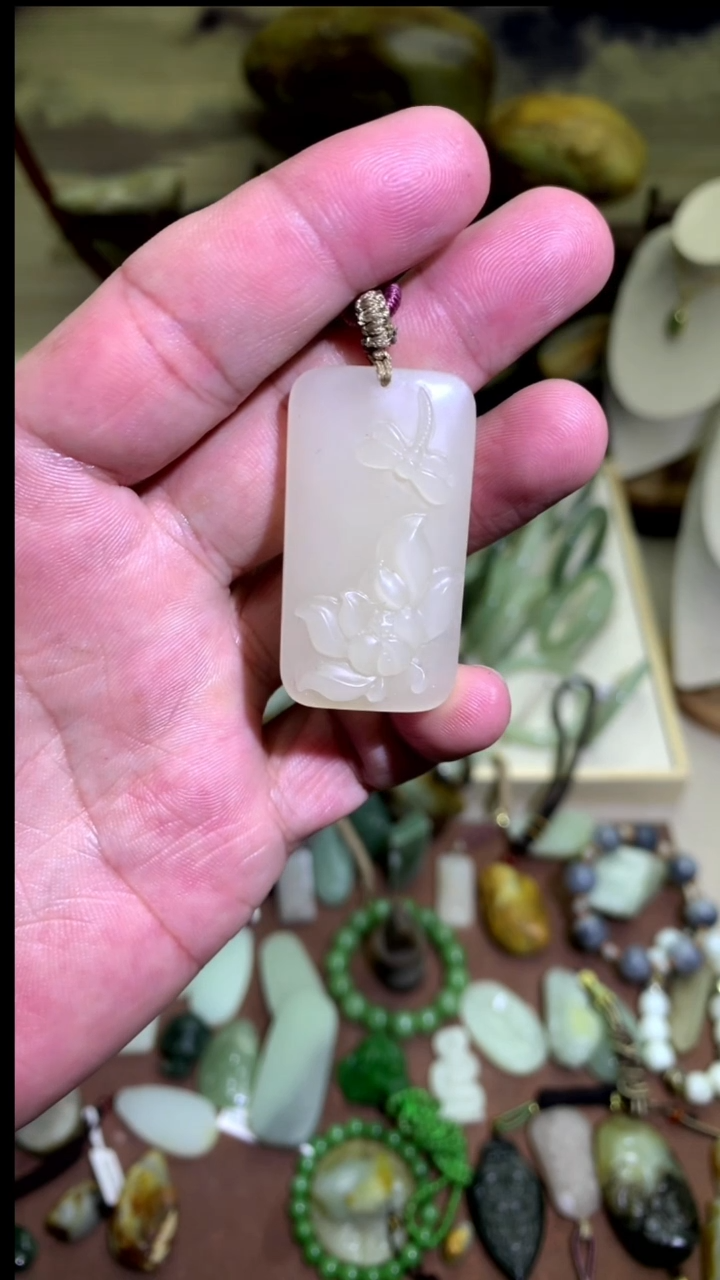 【闪购商品】和田玉颈饰未镶嵌藕粉牌牌亭亭玉立