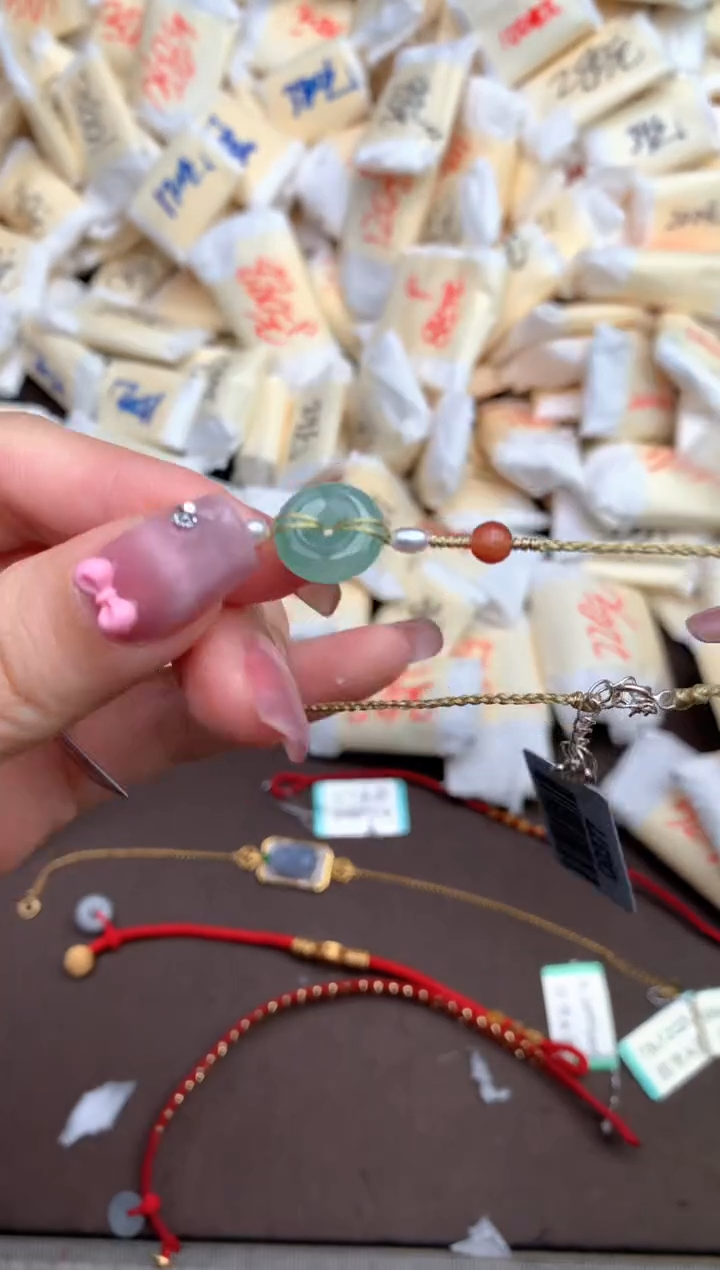 【闪购商品】翡翠手绳未镶嵌 — 