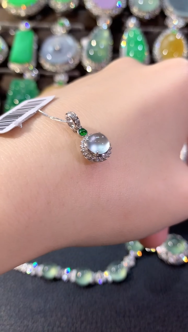 吊坠(不含链)18K金镶嵌翡翠冬日珠宝Q14