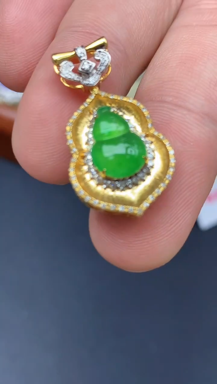 颈饰18K金镶嵌翡翠牛**?472-中国好珍宝