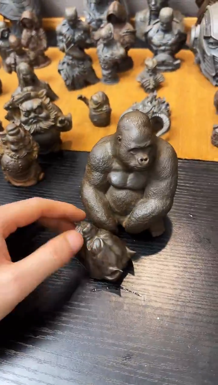 铁犍****帅实心铁艺--金刚   狗头