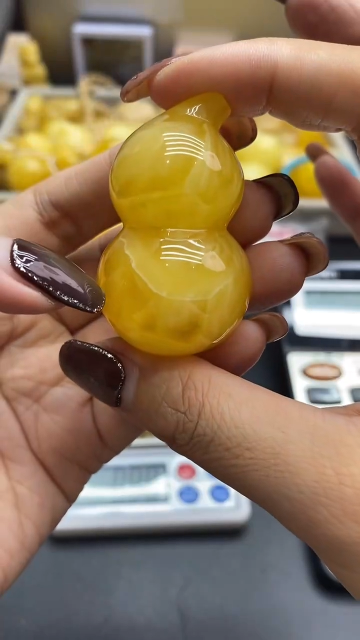 琥珀未镶嵌珠宝奇石9