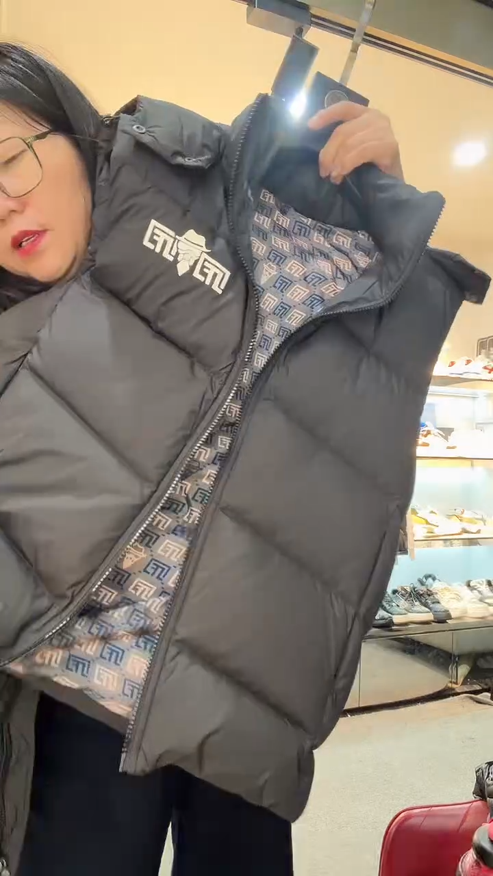 ✨****✨laofoye  黑色 马甲  52