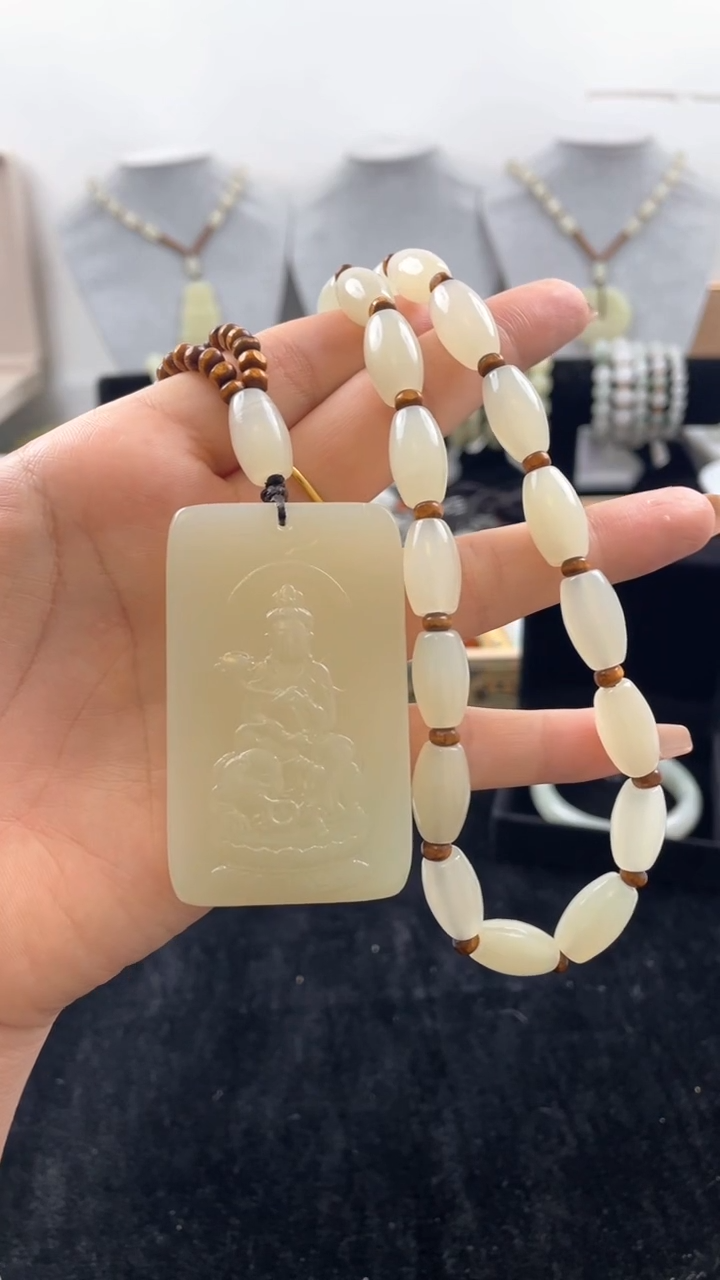 【闪购商品】和田玉吊坠(赠链)未镶嵌和田玉菩提吊坠