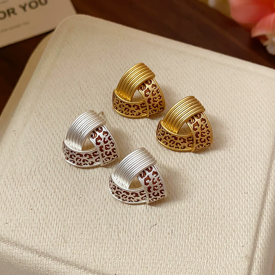 铜合金耳饰 复古几何豹纹三角形纹理耳钉女小众设计感气质耳饰潮