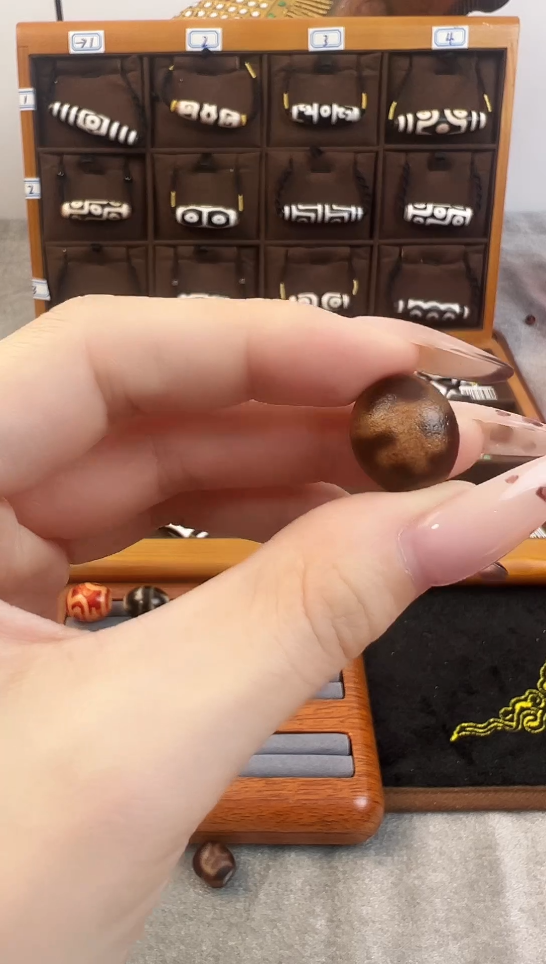 玛瑙/玉髓（覆膜）颈饰未镶嵌77.（微瑕）