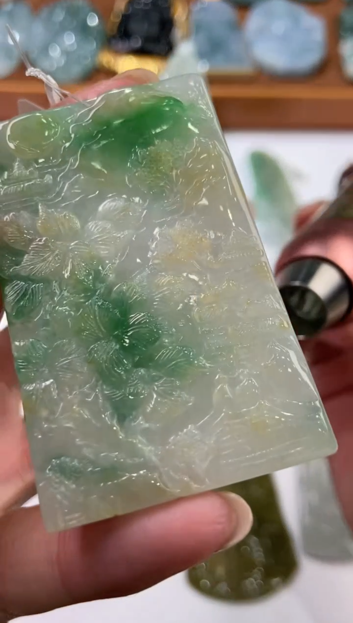 翡翠未镶嵌挂件2207973   