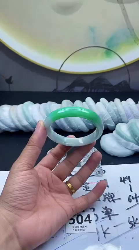 下单就是图片的手镯，放心冲！A504