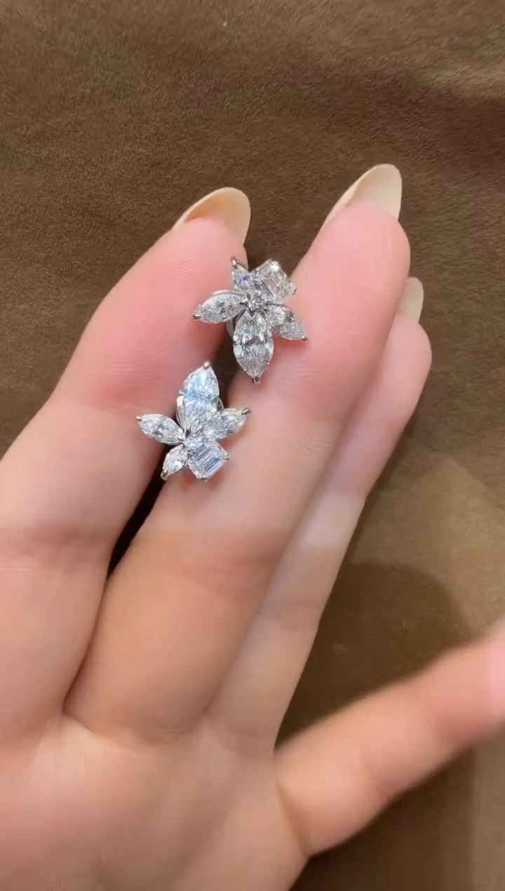 18K金镶嵌实验室培育钻石耳饰@@耳钉白圆形+异形六钻+