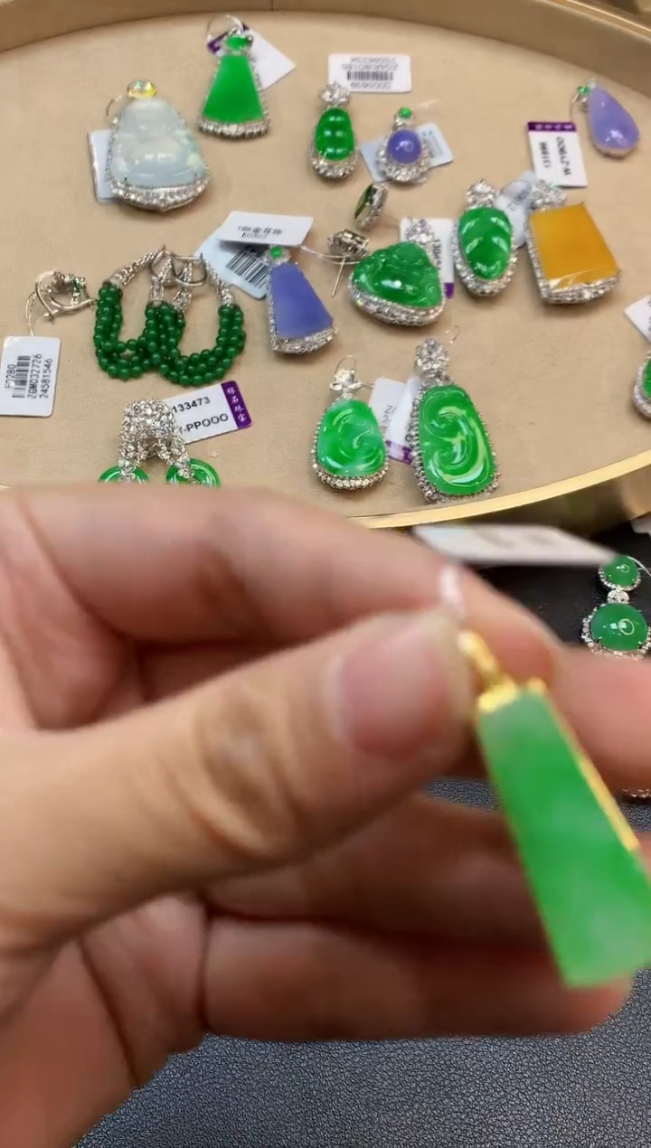 【闪购商品】翡翠吊坠(不含链)18K金镶嵌3563   