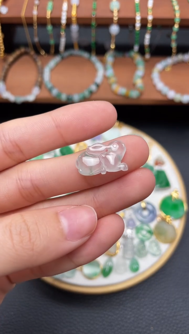 【闪购商品】翡翠吊坠(不含链)未镶嵌一个  JK509