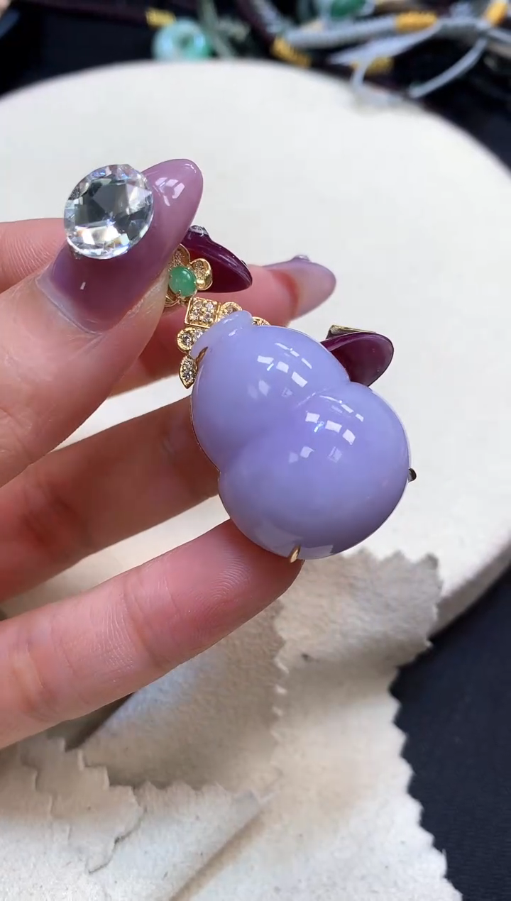 翡翠挂件18K金镶嵌葫芦