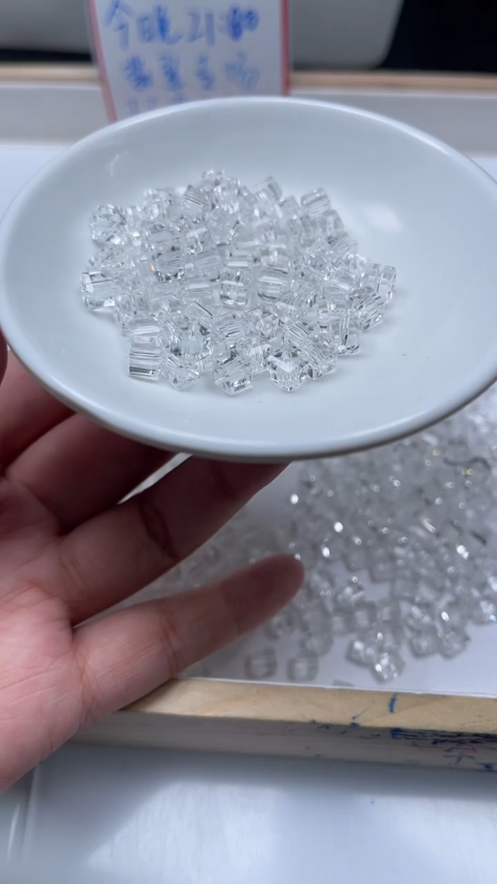 未镶嵌珠宝半成品水晶B1014 白水晶方糖6mm20个8.8元