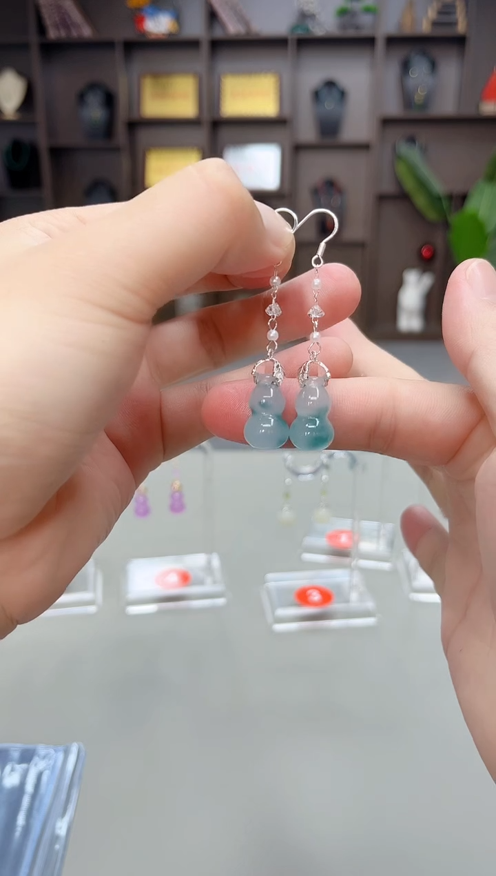 未镶嵌石英质玉（天山翠）耳饰219000