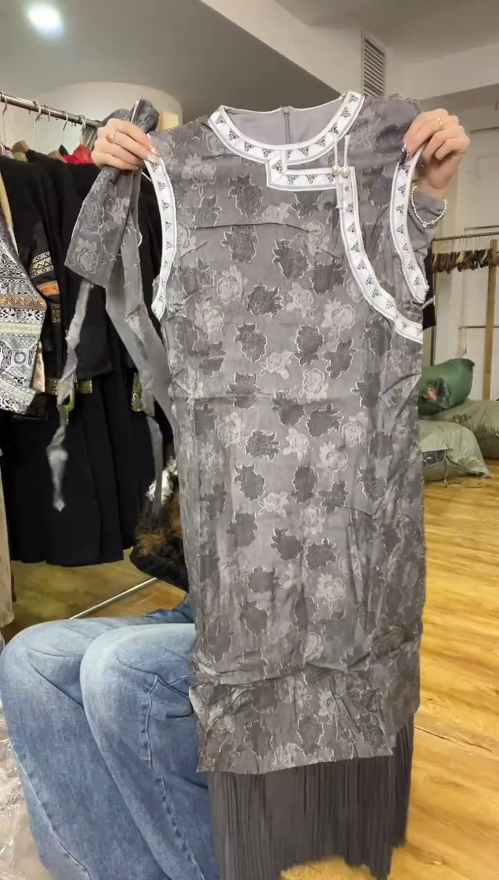 连衣裙       M码       80-105斤