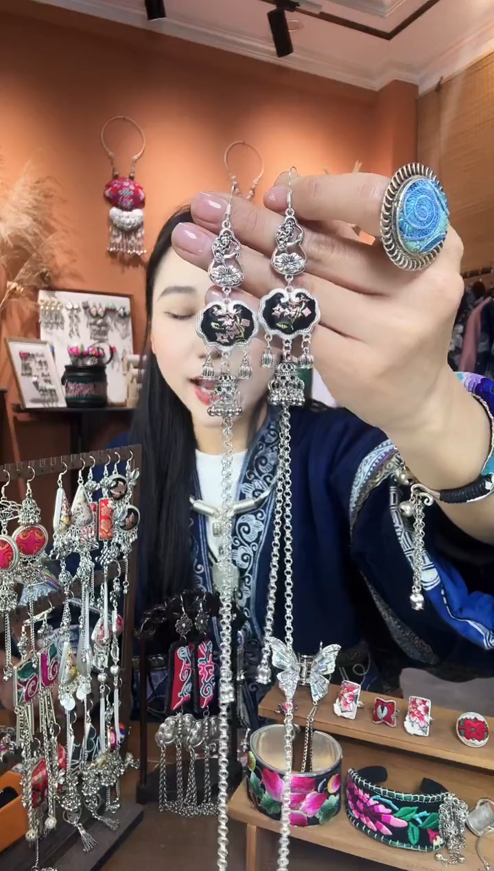 【闪购商品】刺绣纯手工民族风耳环