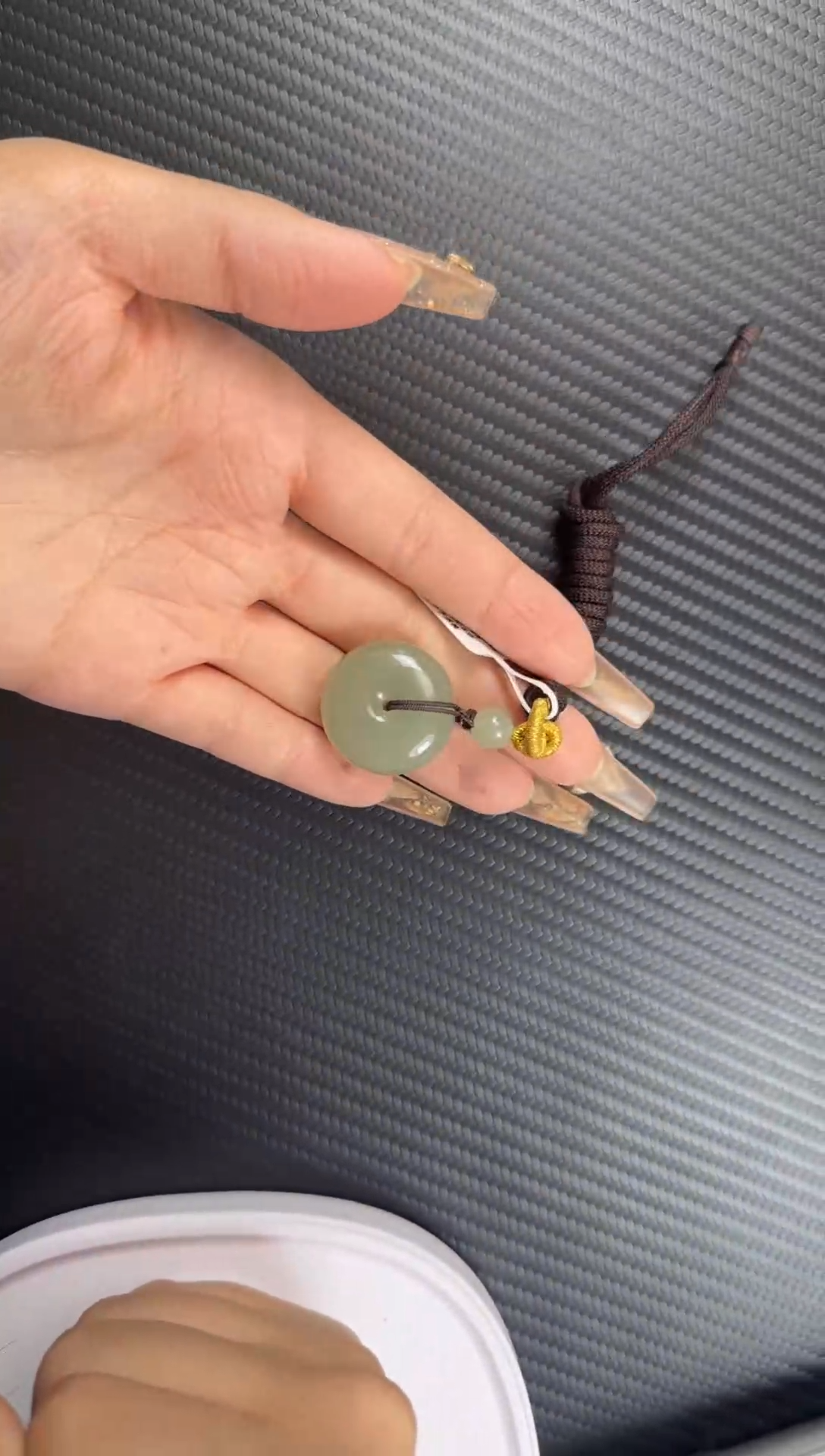 和田玉未镶嵌吊坠(赠链)且末近矿微色差高青白卡25+平安扣