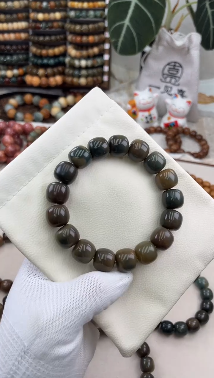 菩提根/象牙果手串a302卡15 干磨猪油膏