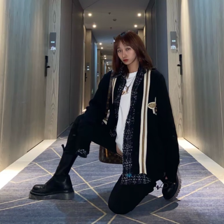 99新 GUCCI/古驰  H14465 黑色蜜蜂刺绣羊毛V领针织开衫外套 S码