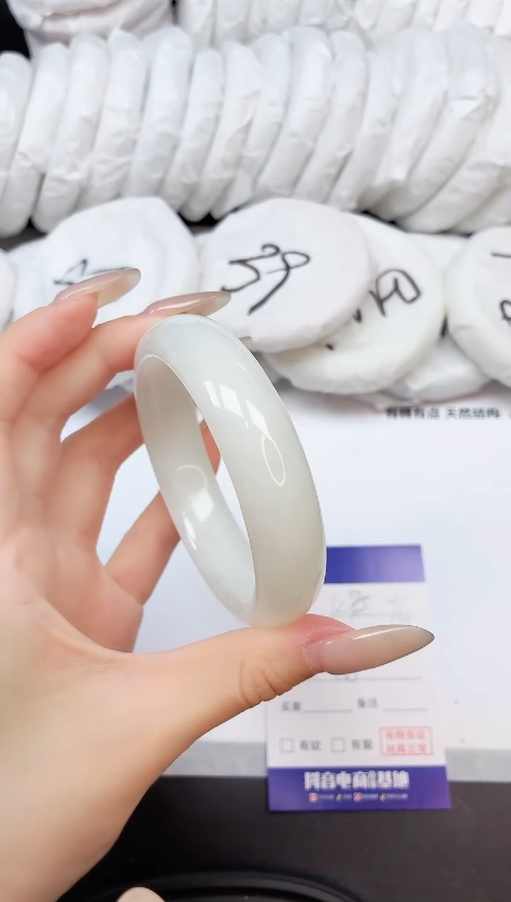 和田玉手镯未镶嵌25K96-58