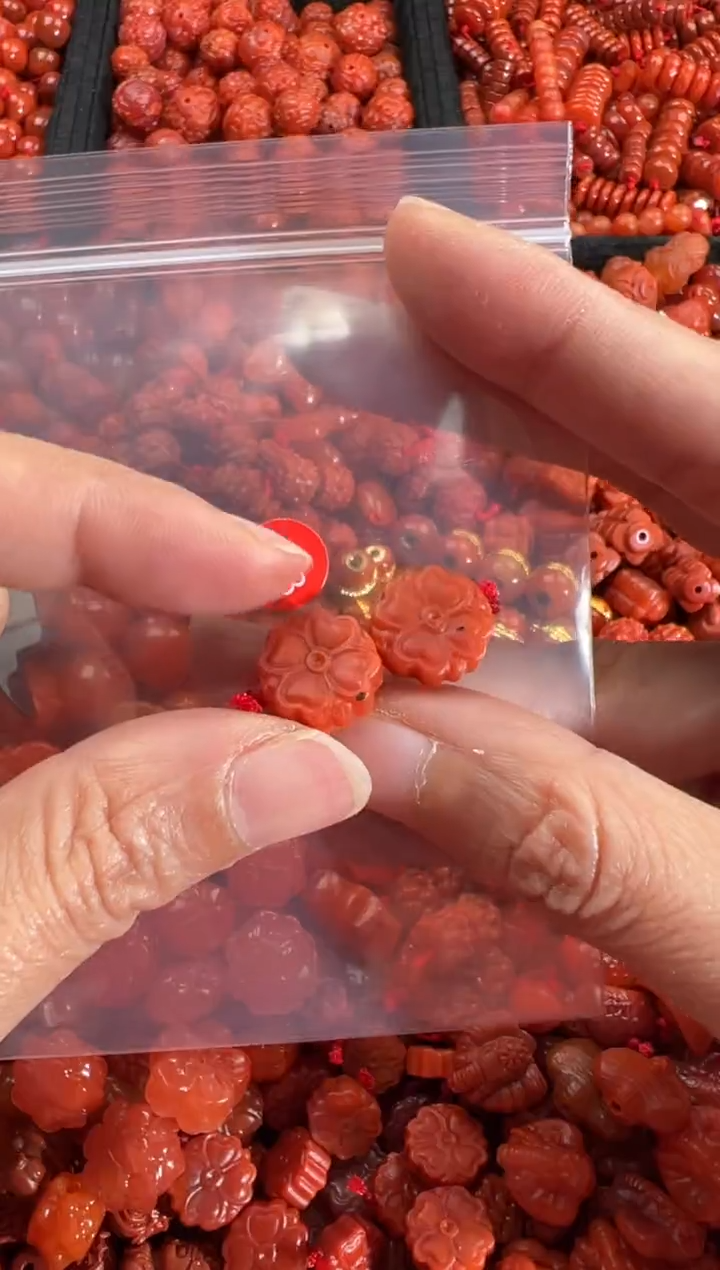 【闪购商品】南红玛瑙颈饰未镶嵌2