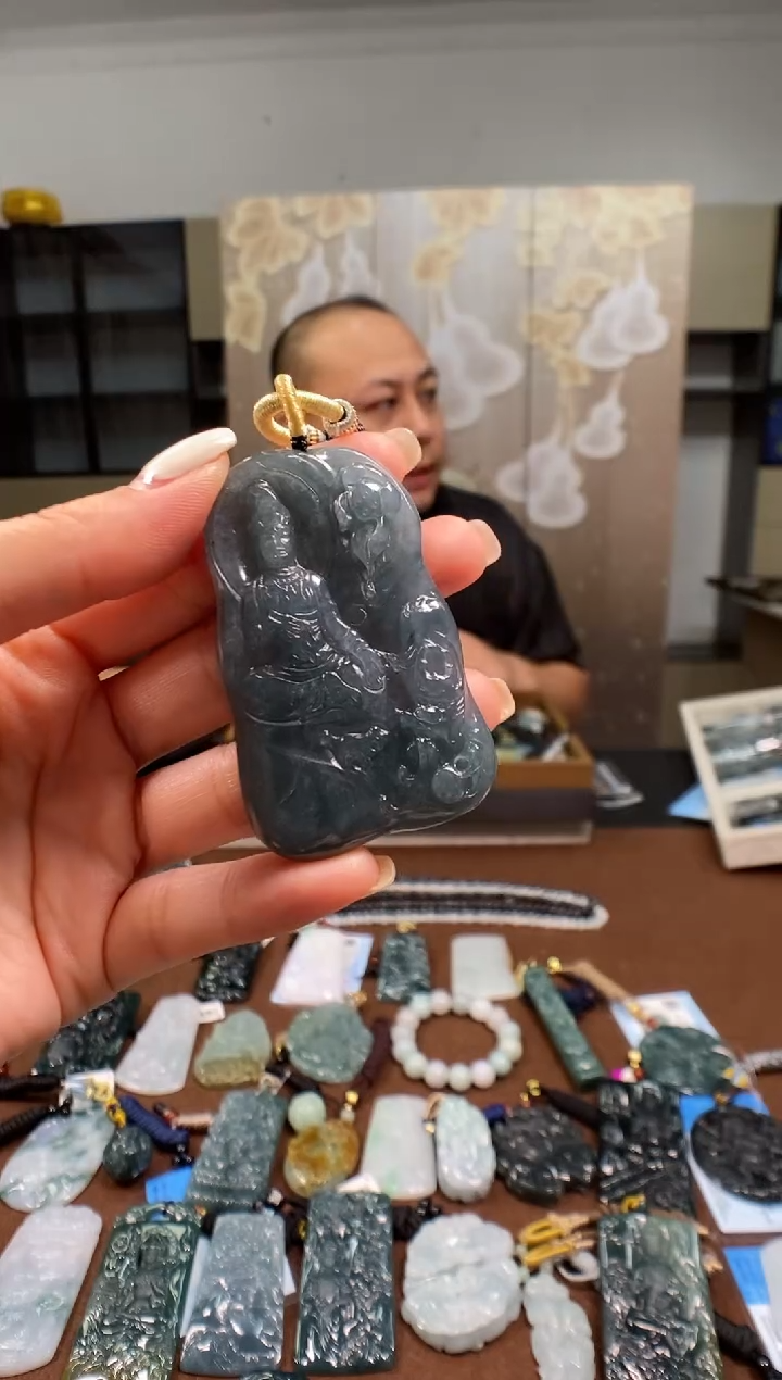 颈饰未镶嵌翡翠多样性发其一