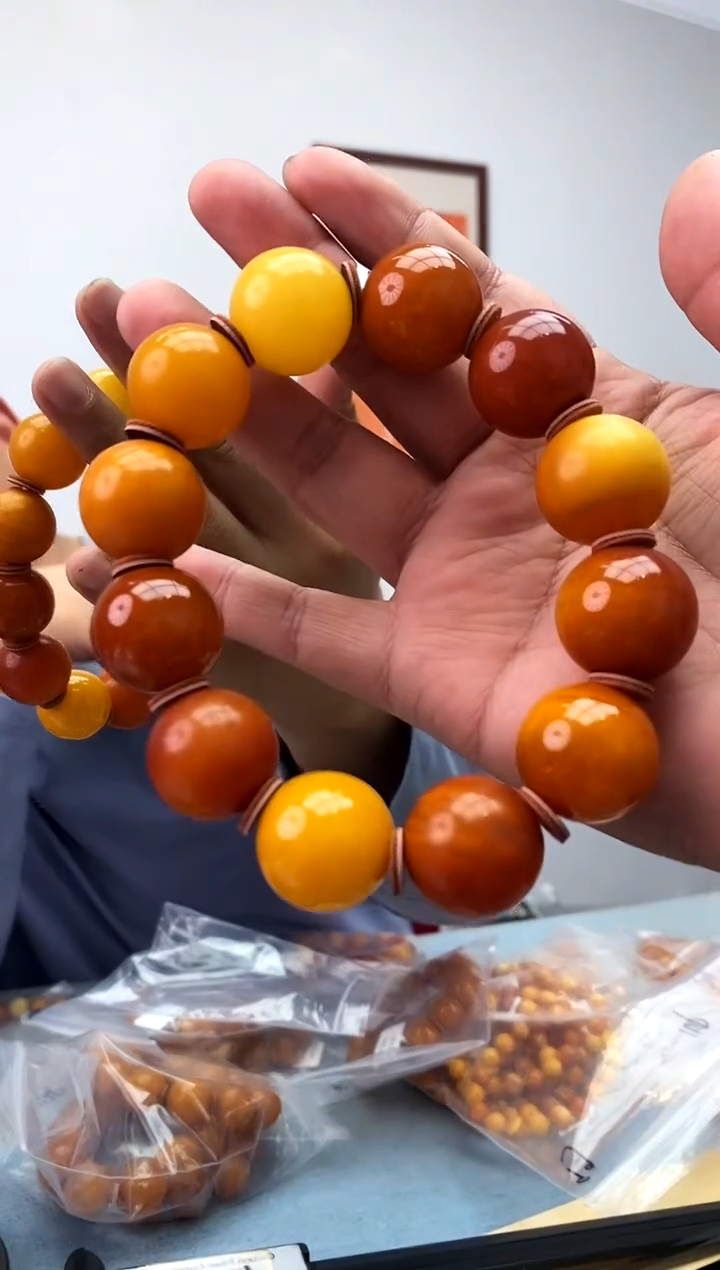 琥珀未镶嵌珠宝奇石假一罚十，多样性发一件064