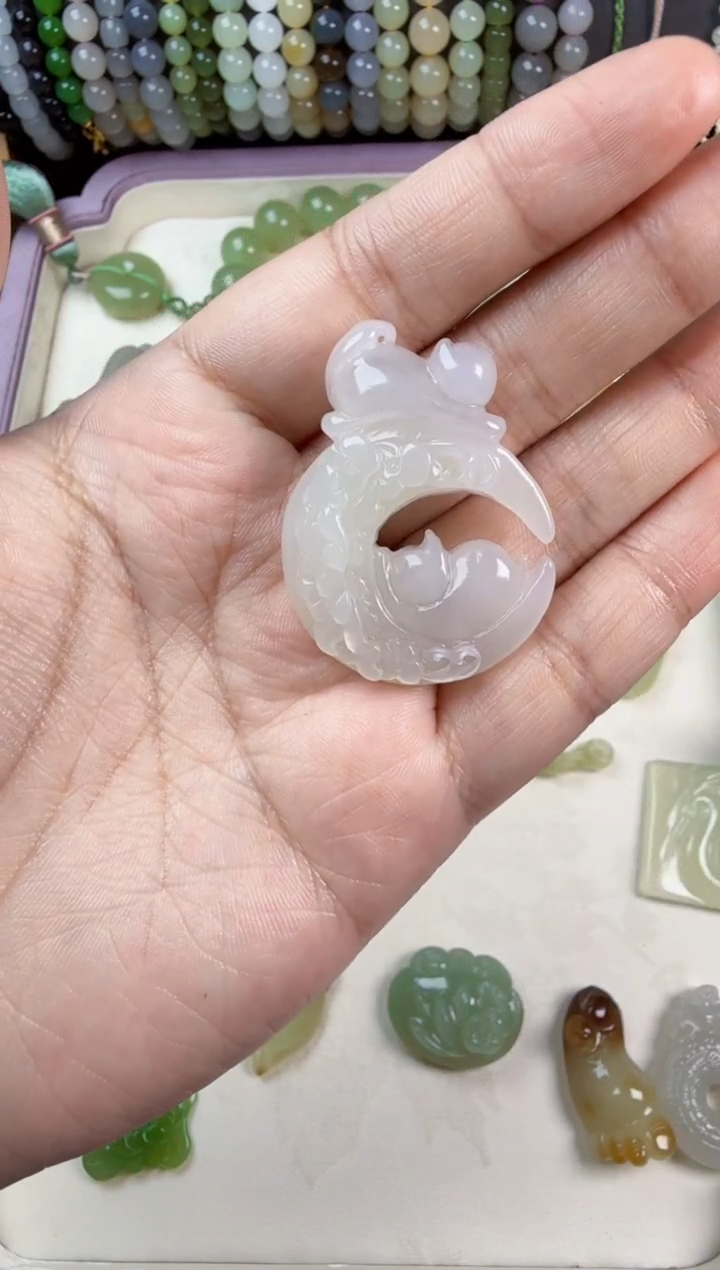 和田玉未镶嵌颈饰蓝**水吊坠