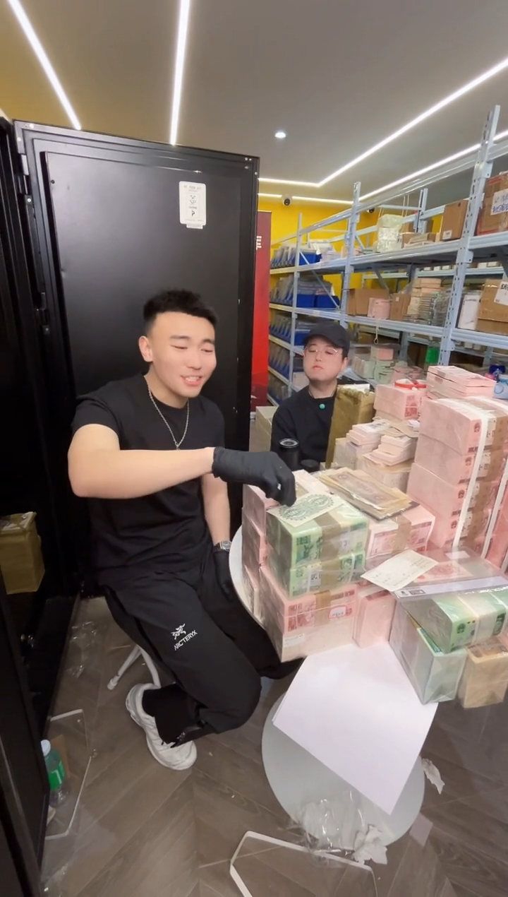 【闪购商品】带评级鉴定-一版币驮运单张不挑号