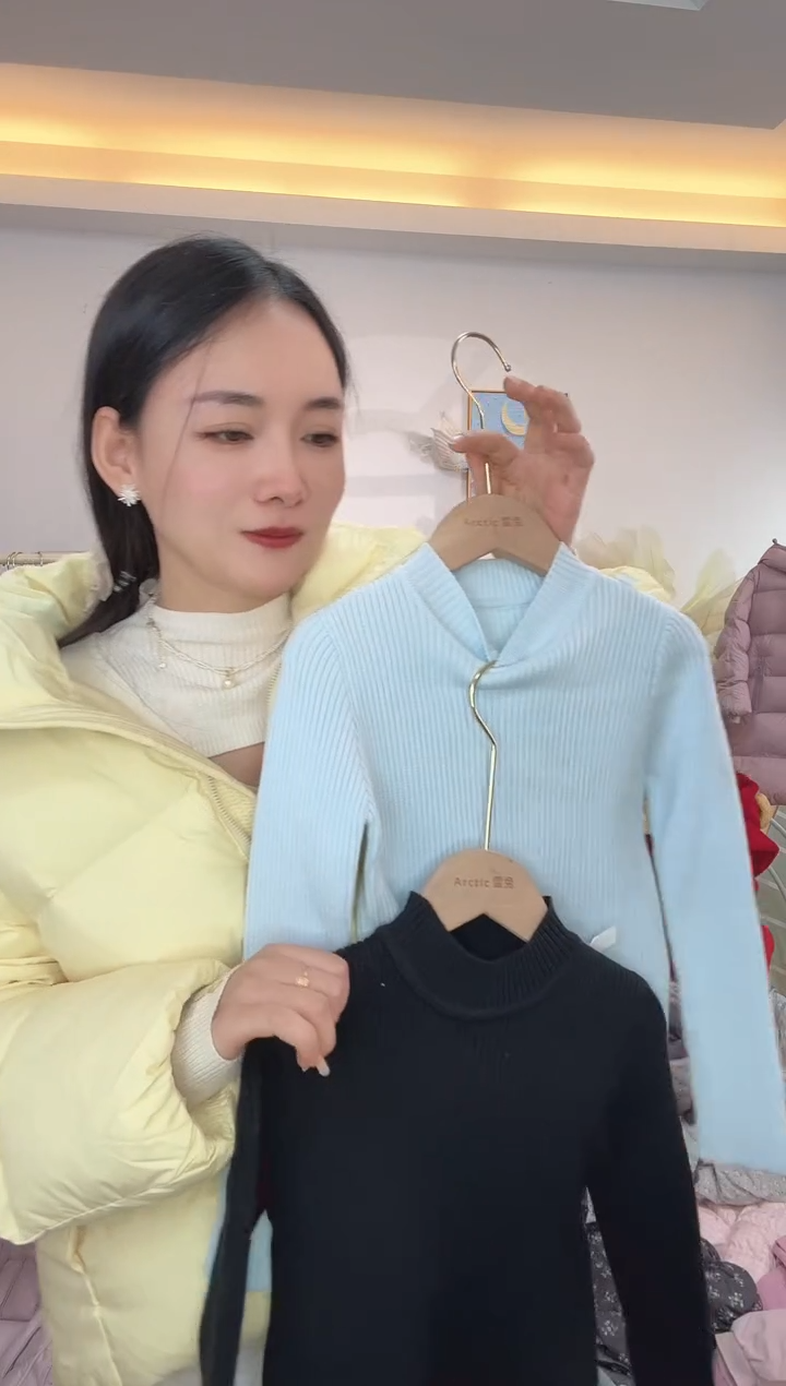 蓝色针织衫----120