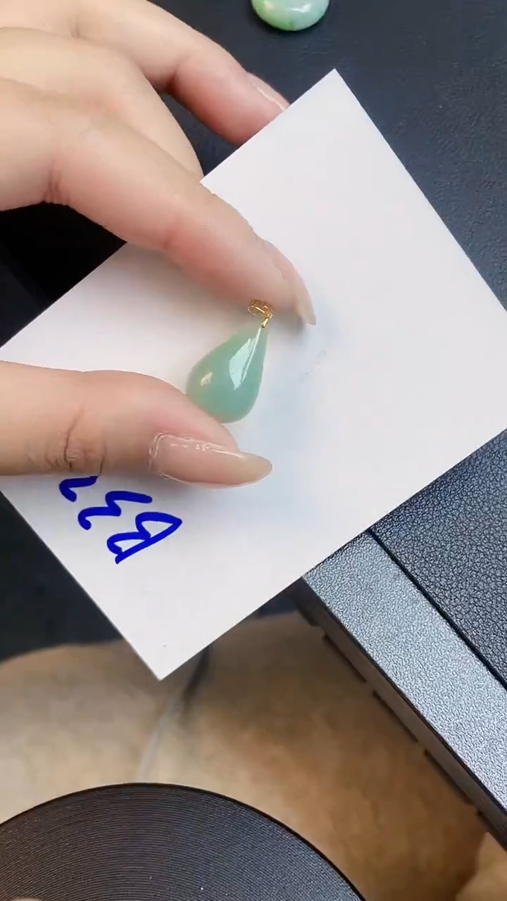 【闪购商品】翡翠颈饰18K金镶嵌00000000