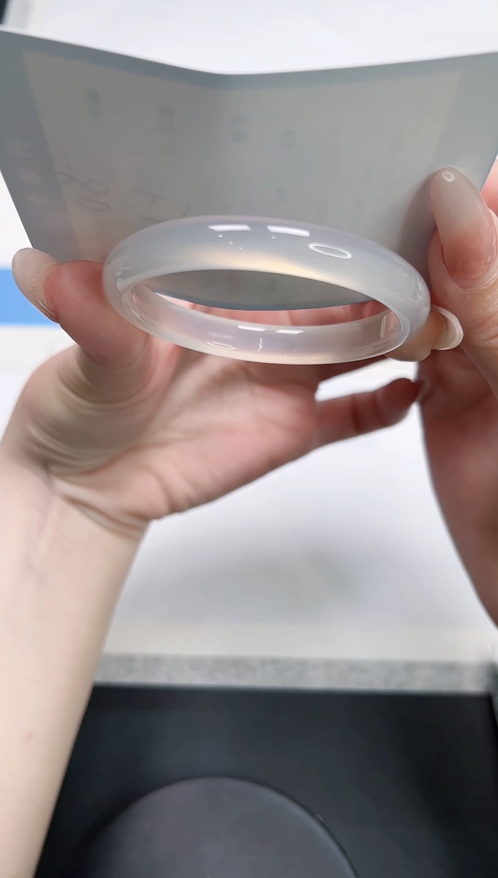 【闪购商品】石英质玉手镯未镶嵌80/荔枝51.4