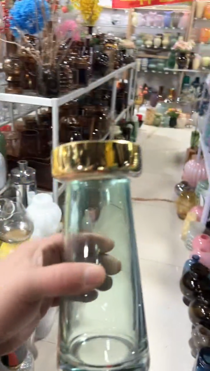 【闪购商品】无铅玻璃透绿描金花瓶